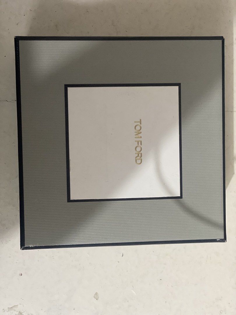 Tom Ford Box (Category: Accessory Holder, Box & Organizers) located in Manila. Submitted by angeliemataro25 (Listing ID 1425826313, Image 3). Description: please check the picture: makikita po condition ng box sa picture. thanks.