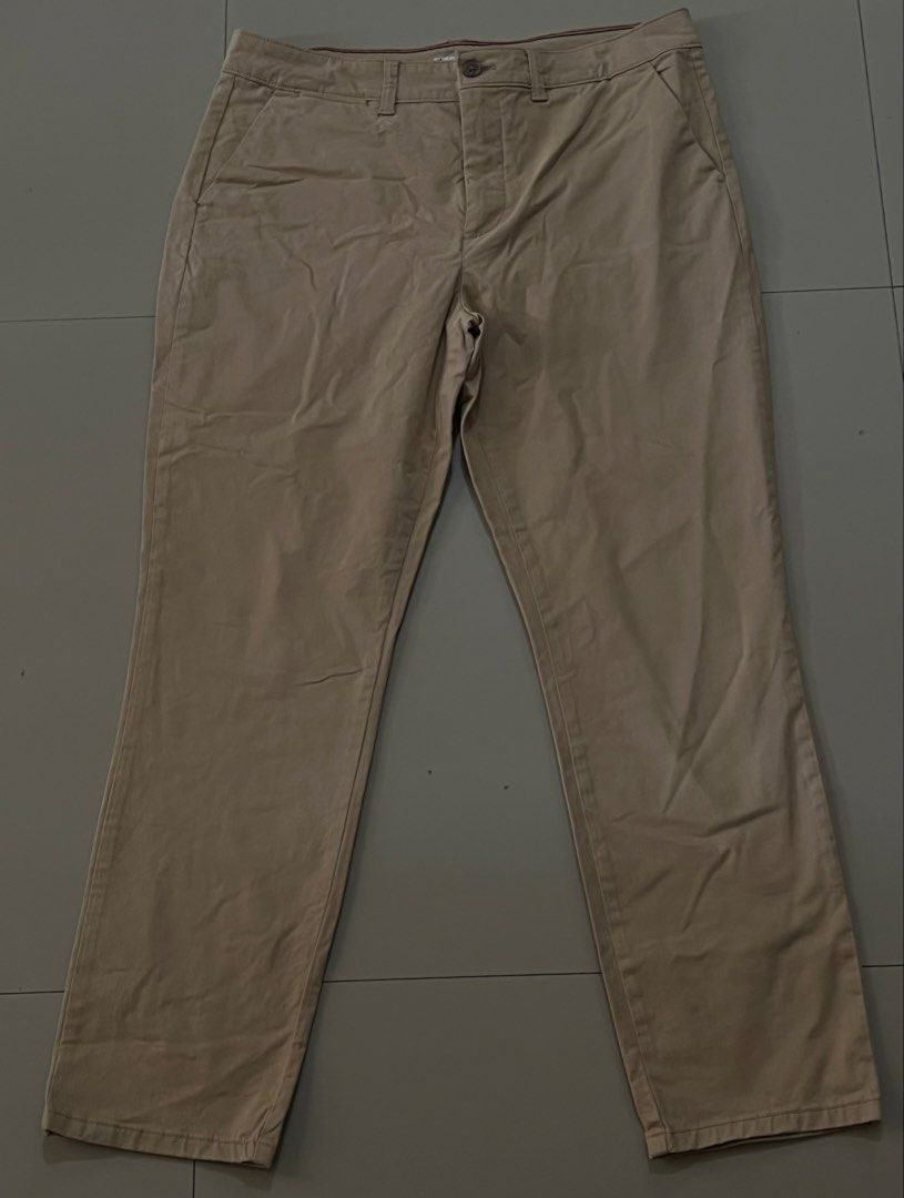 Tommy Hilfiger Chino Trousers (Category: Other Bottoms) located in Malay. Submitted by spacetrips (Listing ID 1425900615, Image 1). Description: Price: ₱500 (Last price) Shipping: ₱60 Details: • Brand: Tommy Hilfiger • Size: 14 (XL equivalent) • Color: Classic Black • Fabric: High-quality cotton blend with stretch. • Features: Classic straight-leg fit, signature Tommy Hilfiger branding on the inner waistband, functional pockets, and belt loops. •