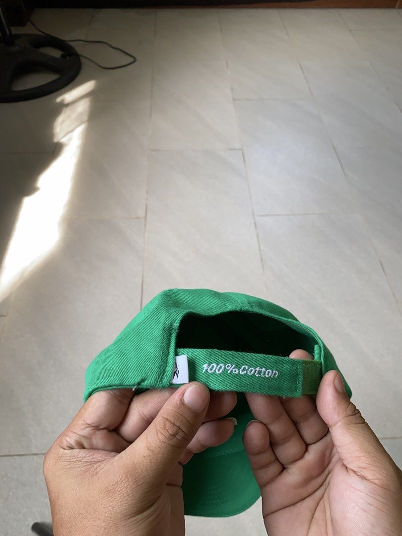 Vetements X Reebok cap (Category: Caps & Hats) located in Digos. Submitted by thriftflexph (Listing ID 1425896653, Image 3). Description: NO ISSUE.