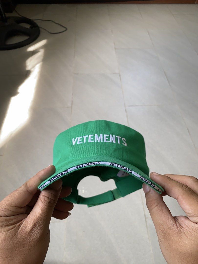 Vetements X Reebok cap (Category: Caps & Hats) located in Digos. Submitted by thriftflexph (Listing ID 1425896653, Image 2). Description: NO ISSUE.