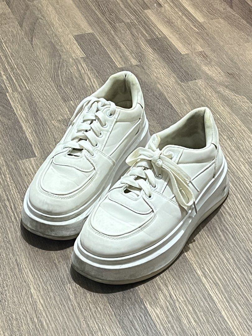 White Platform Korean Sneakers - White/Cream (Category: Sneakers) located in Rizal. Submitted by chezcaaphrodite (Listing ID 1425933394, Image 2). Description: White/Cream platform rubber shoes Size: 39 - medyo madumi need labhan kasi matagal nastock, di na nagagamit.