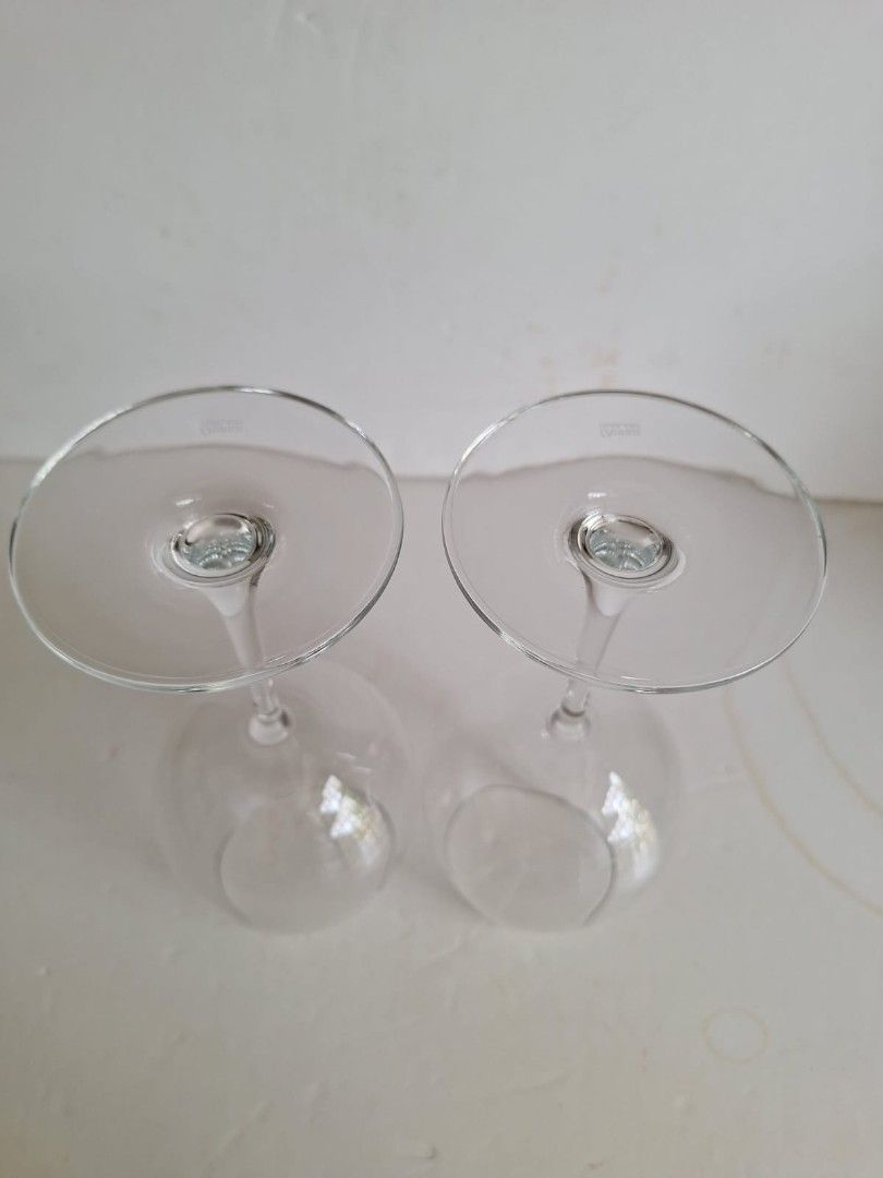 Wine glass471914296503838723