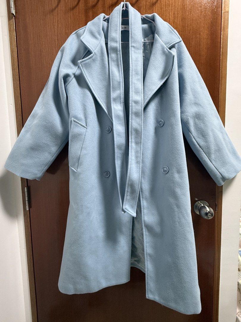 Winter jacket (Category: Coats, Jackets and Outerwear) located in Singapore. Submitted by matchaboba (Listing ID 1425934207, Image 1). Description: Use less than 5 times for my winter trip to Japan.