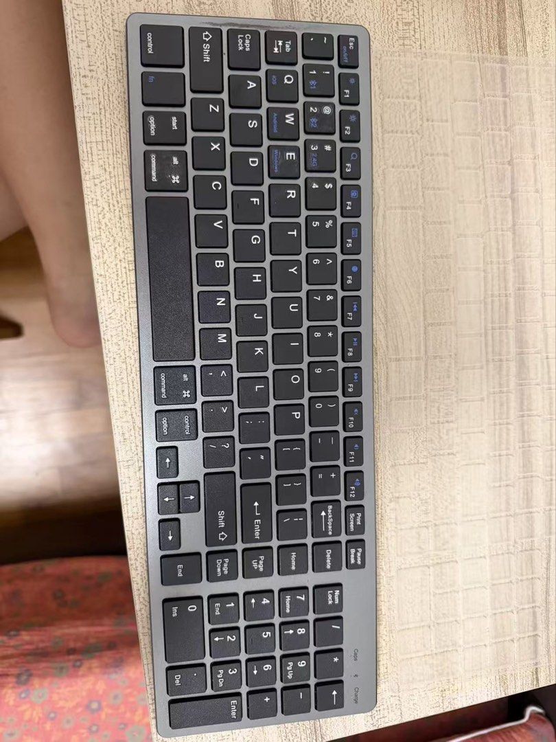 Wireless Bluetooth Keyboard - Model: K-680453645103918622720