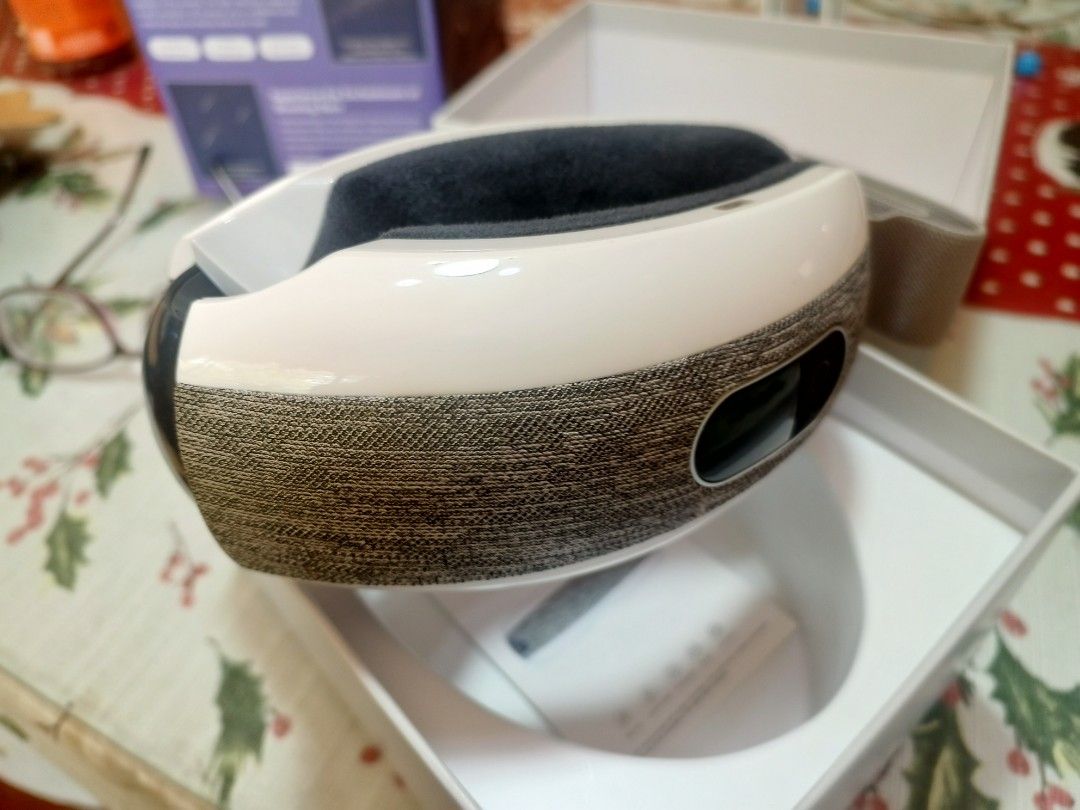 👁️ Smart Eye Massager with Heat & Vibration 💆‍♂️ (Category: Massage Devices) located in Manila. Submitted by blackwing67 (Listing ID 1426028079, Image 2). Description: 👁️ Anti Xiaomi Bluetooth Heated Eye Massager with Music 🎧🔥 Selling my Smart Eye Massager with heat and Bluetooth music. Great for relaxing tired eyes after long screen time. ✨ Features: • Heated compress for eye relaxation 🔥 • Gentle vibration / air pressure massage 💆 • Blue