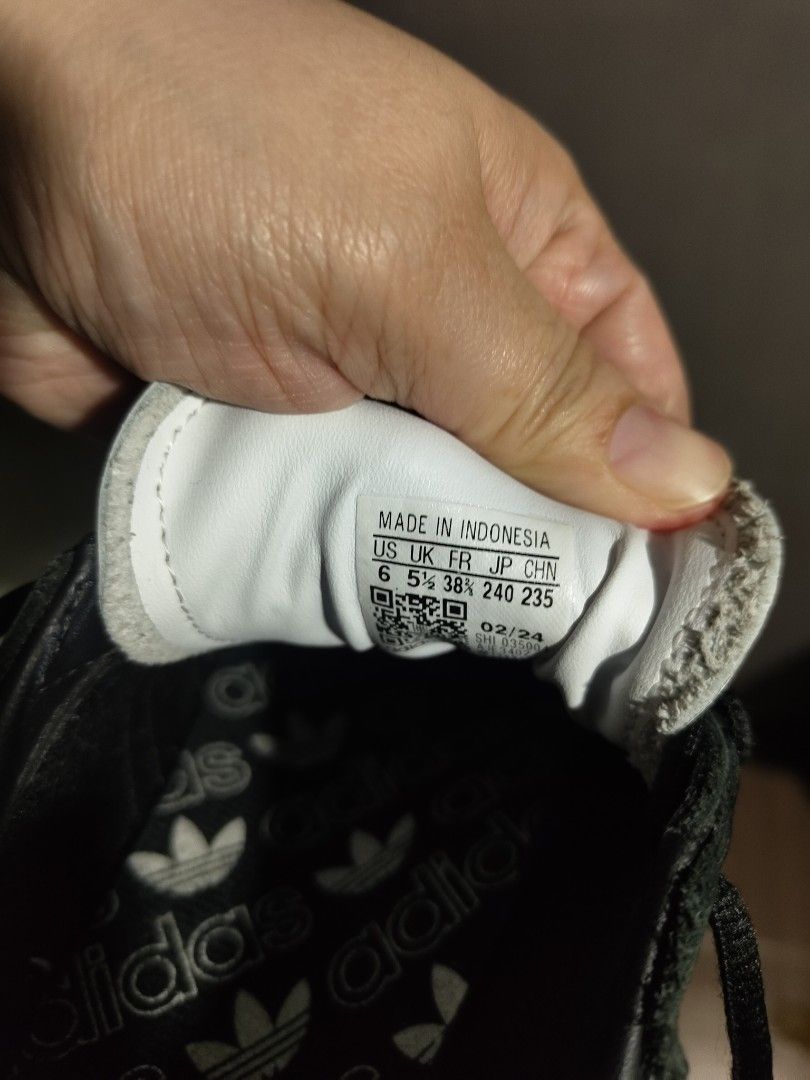 Adidas Spezial Black White (Category: Sneakers) located in Makati City. Submitted by rontagz (Listing ID 1426034948, Image 3). Description: no box.