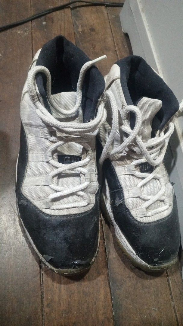 Air Jordan 11 Retro Concord (Category: Sneakers) located in Manila. Submitted by jowmel (Listing ID 1426069013, Image 2). Description: 2nd hand Jordan concord.