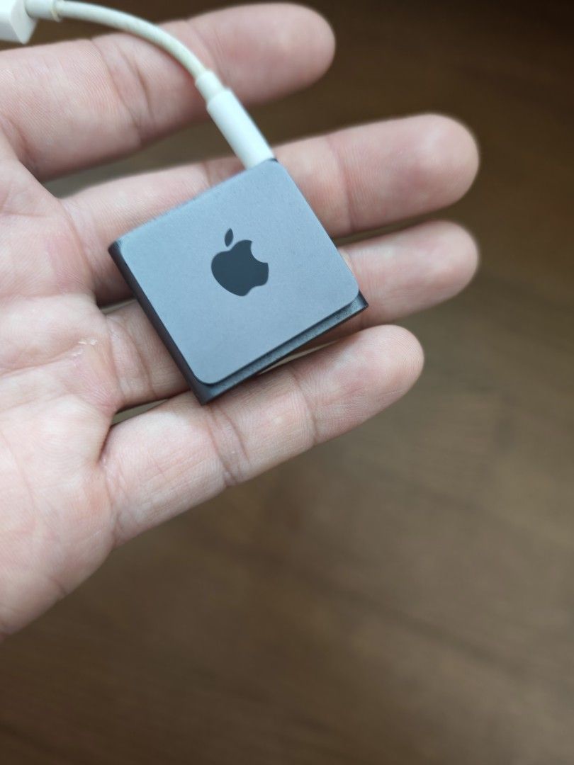 Apple iPod Shuffle (2nd Generation)65705987100931111