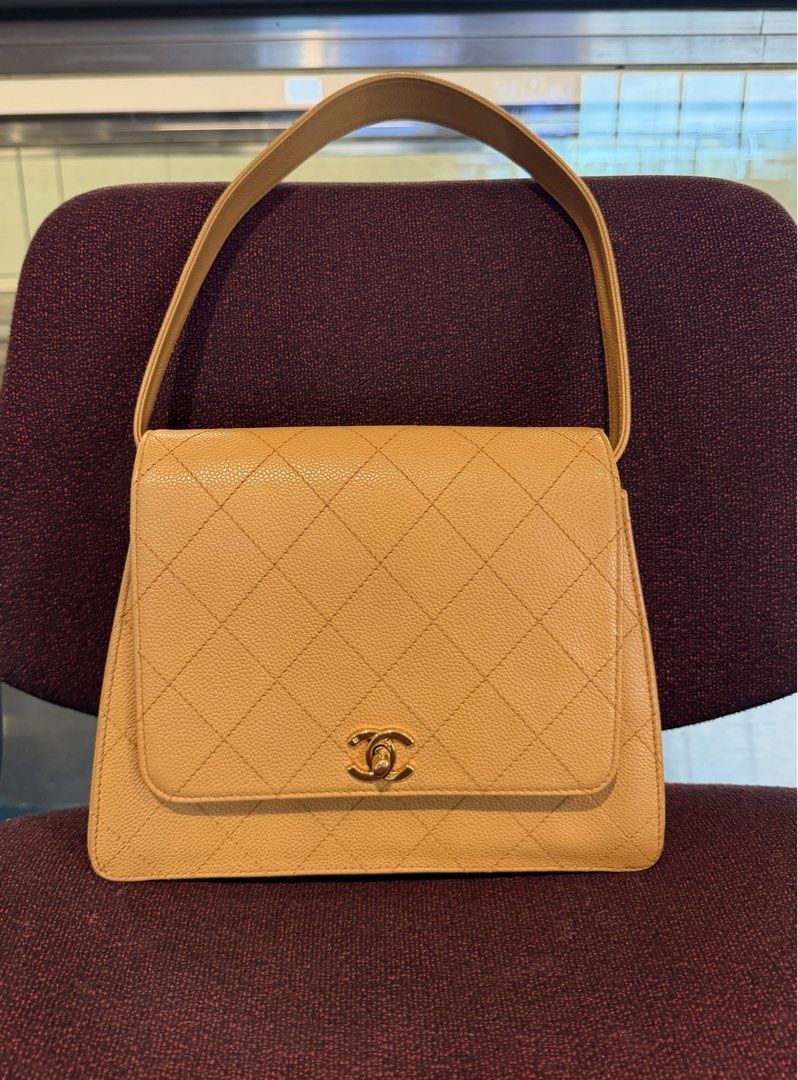 SOLD!!!!Authentic Chanel Matelasse CC Handbag (Category: Luxury Bags & Wallets) located in Santiago. Submitted by realjoan (Listing ID 1426153794, Image 1). Description: Beautiful Piece Caviar Series 5 Comes dustbag Negotiable.