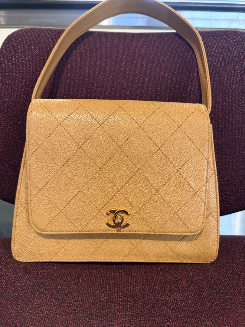 SOLD!!!!Authentic Chanel Matelasse CC Handbag (Category: Luxury Bags & Wallets) located in Santiago. Submitted by realjoan (Listing ID 1426153794, Image 3). Description: Beautiful Piece Caviar Series 5 Comes dustbag Negotiable.