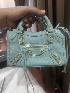 (Category: ) located in . Submitted by mavsthriftstore (Listing ID 1426021358, Image 1). Description: .