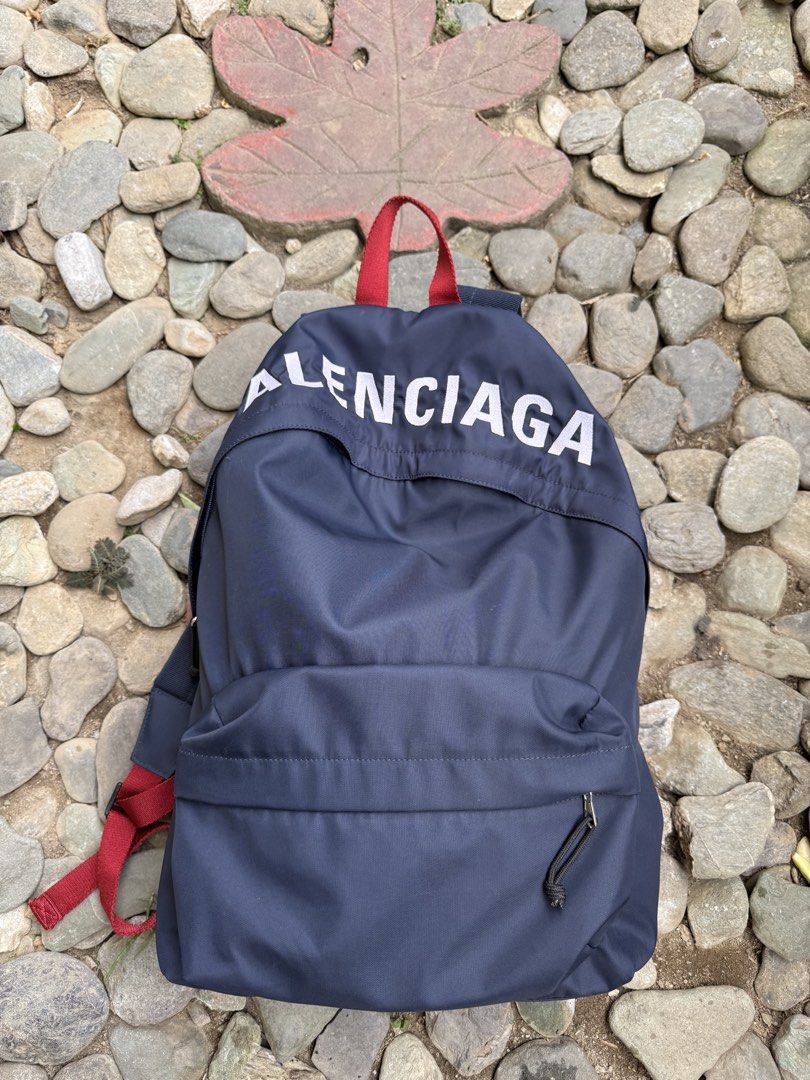 Balenciaga Wheel Nylon Backpack Navy Blue (Category: Backpacks) located in Quezon City. Submitted by plug.of.mnl (Listing ID 1426120001, Image 1). Description: .