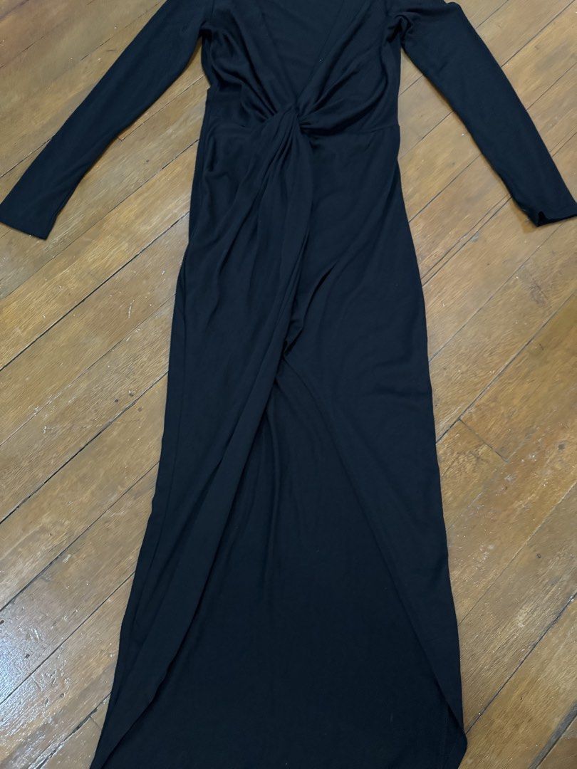 Black Long Sleeve Maxi Dress (Category: Dresses) located in Quezon City. Submitted by keoff (Listing ID 1426018775, Image 3). Description: .