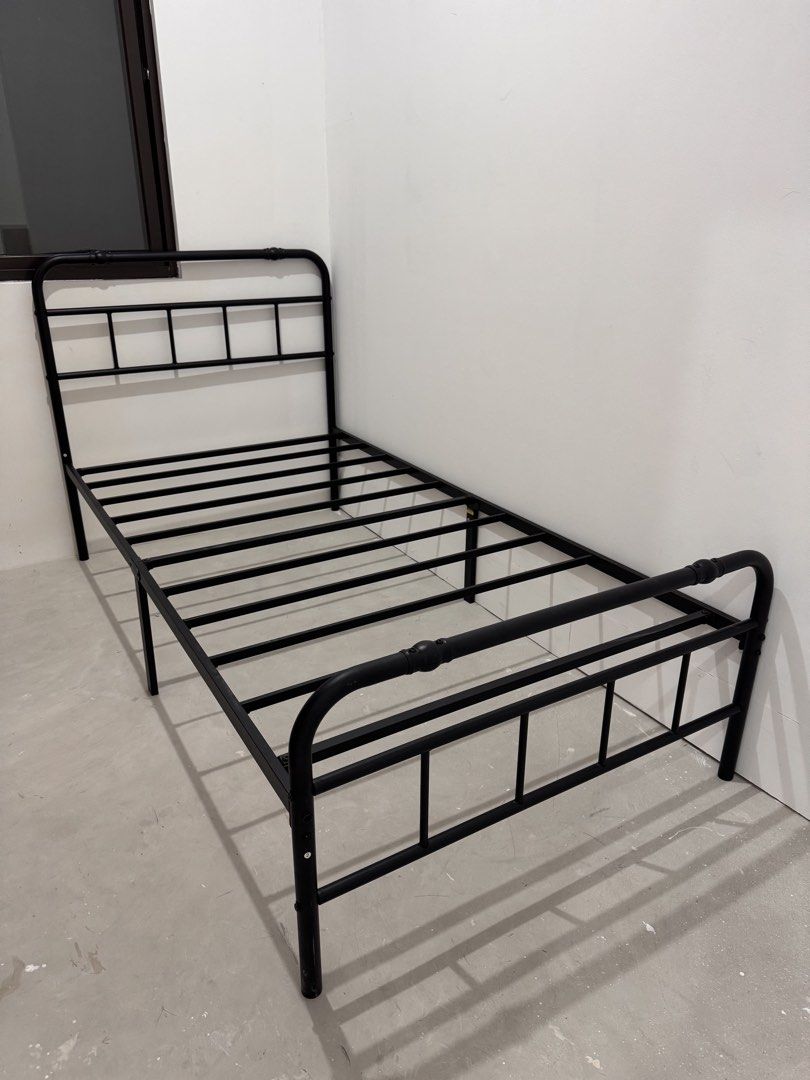 Black Metal Single Bed Frame (Category: Bed Frames & Mattresses) located in Quezon City. Submitted by jkcpq (Listing ID 1426113532, Image 1). Description: Single bed 39x75 We have 2 Location: General Trias, Cavite RFS: will buy loft bed.