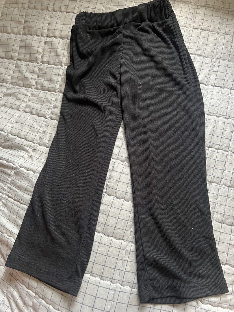 Black pants kids (Category: Babies & Kids Fashion) located in Quezon City. Submitted by bubspreloved (Listing ID 1426024892, Image 1). Description: Fits 3-7 yo.