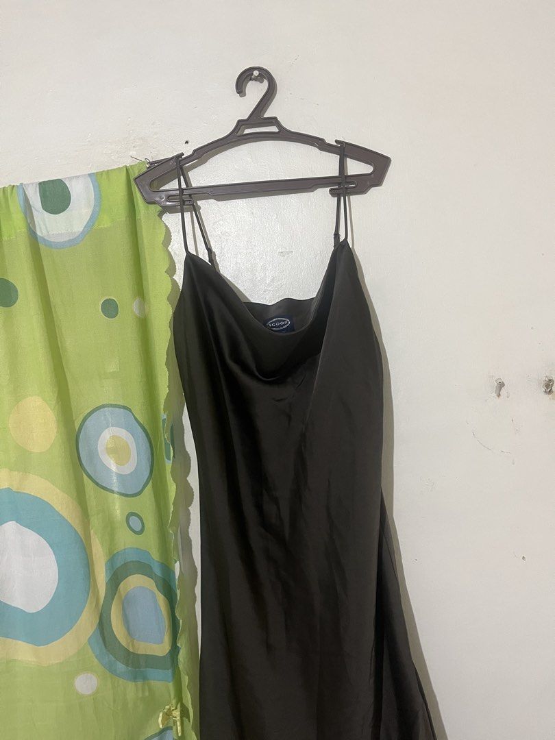 Black Slip Dress with Ruffle Hem (Category: Dresses) located in Marikina City. Submitted by onzoey (Listing ID 1426091957, Image 2). Description: .