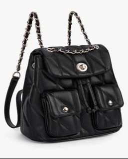 (Category: ) located in . Submitted by clearmyclothes (Listing ID 1426143448, Image 1). Description: .