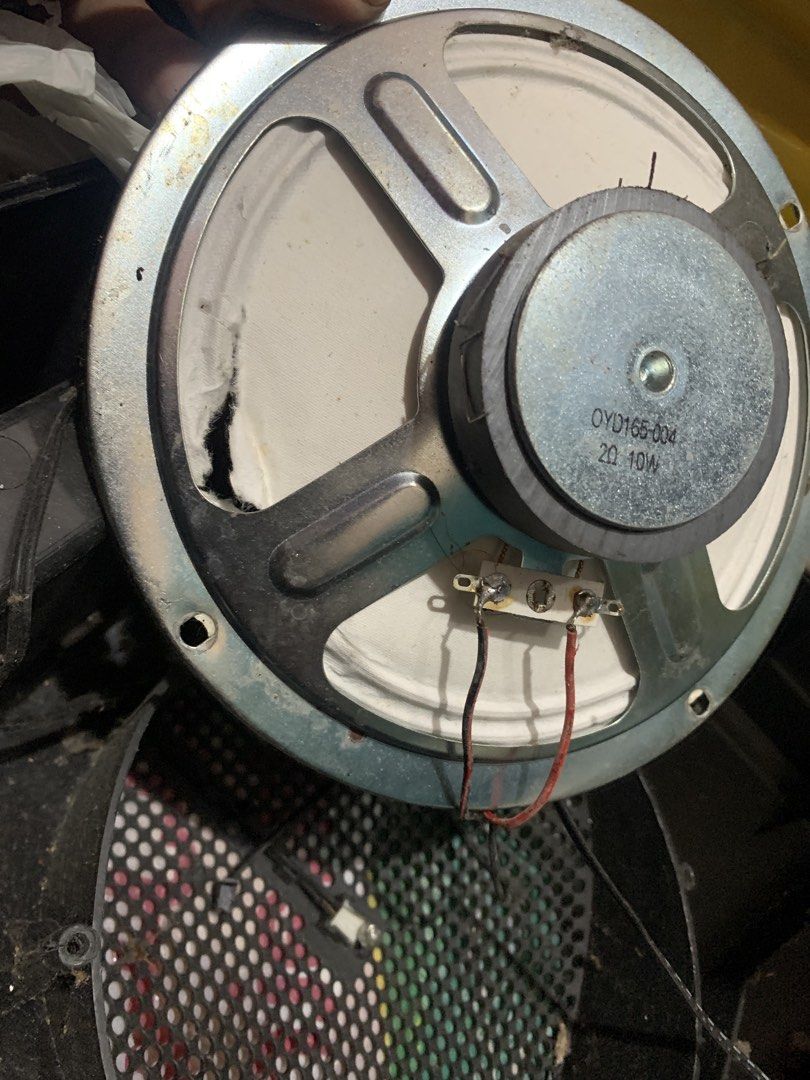 Broken speaker for parts only (Category: Soundbars, Speakers & Amplifiers) located in San Juan, La Union. Submitted by declutteringog7 (Listing ID 1426134509, Image 2). Description: 100 last price Broken speaker himiso.