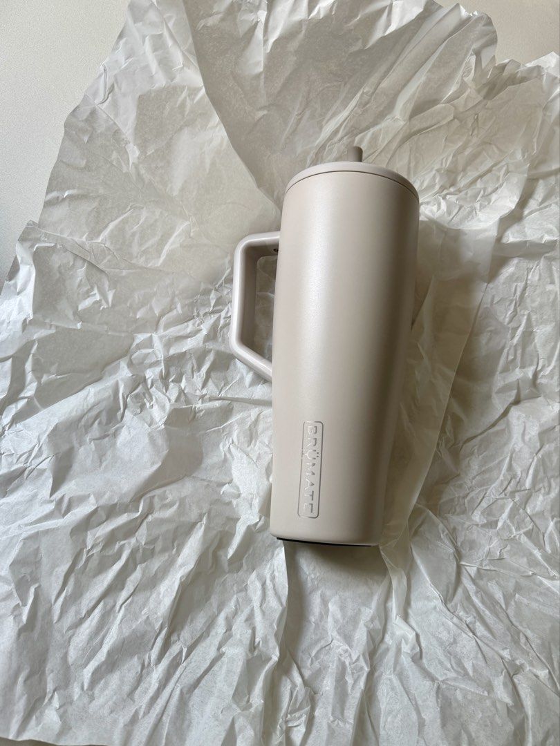 Brumate Era 40oz in Dune (Category: Water Bottles & Tumblers) located in Quezon City. Submitted by bclosetnvanity (Listing ID 1426047954, Image 3). Description: Selling this brand new Brumate Era 40oz Color is Dune Unused RFS: Bought online but I didn’t like the color in person.