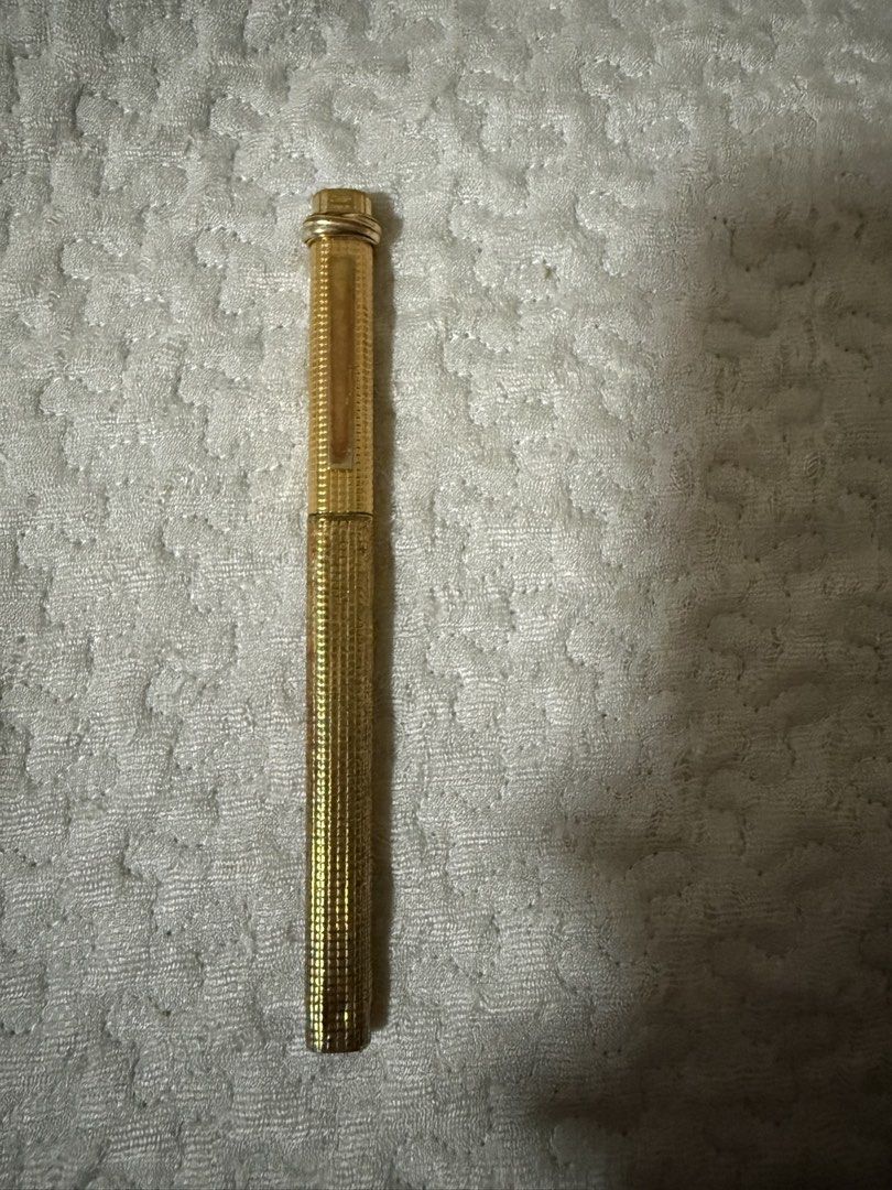 Cartier Must de Vendome Ballpoint Pen (Category: Luxury Accessories) located in Makati City. Submitted by mayiegc (Listing ID 1426119162, Image 3). Description: 100% original vintage cartier ballpen.