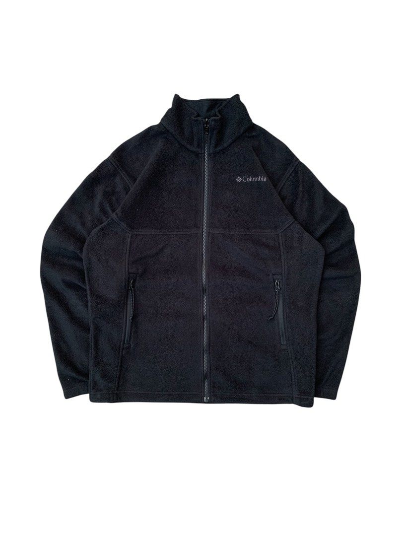Columbia Men's Steens Mountain Tech Il Full Zip (Category: Coats, Jackets and Outerwear) located in Buhi. Submitted by sneak_pick (Listing ID 1426121772, Image 1). Description: Columbia Men’s Steens Mountain Tech Il Full Zip Condition: 9.5/10 No issue Dimension: Width - 22” Length - 26.5” Sleeve Length 25”.