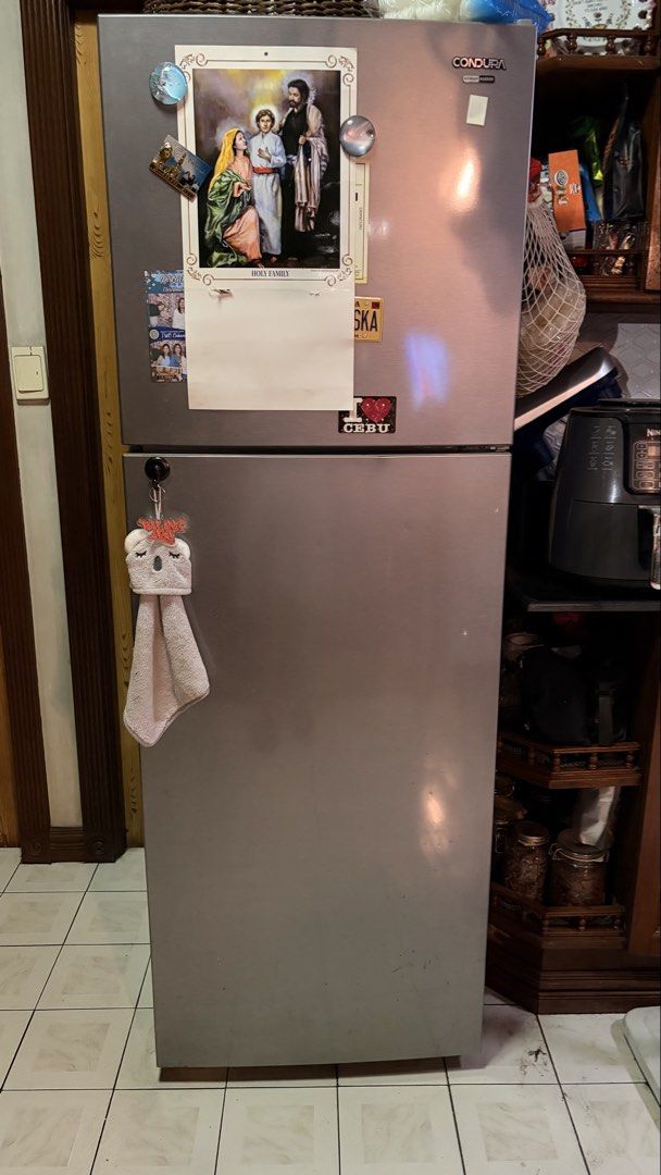 Condura Refrigerator CNF-360i Two Door (Category: Refrigerators and Freezers) located in Taguig. Submitted by ij_dh (Listing ID 1426065075, Image 1). Description: condura ref - well used - fully functional no issues, just had it repaired freon - rfs: extra ref.