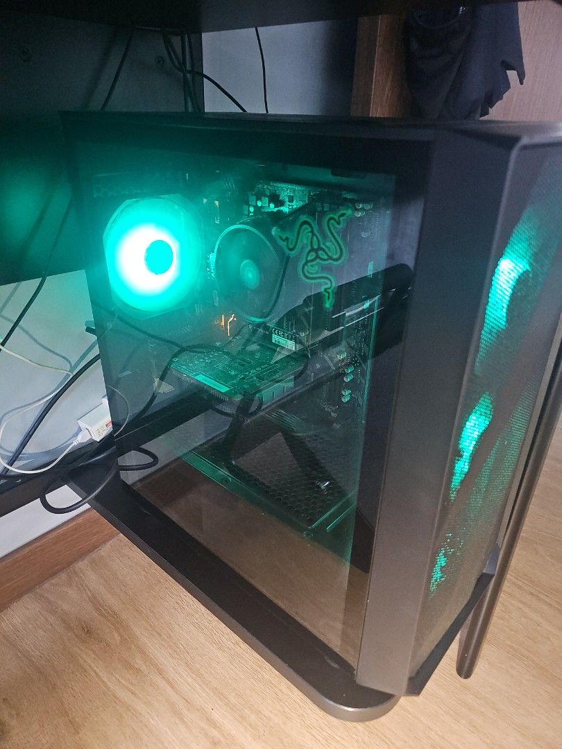 Custom Gaming PC with RGB Lighting65716993349762110