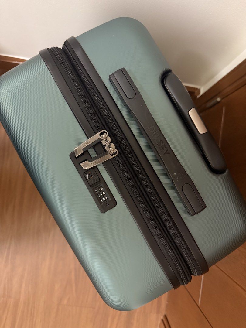 DELSEY PARIS Luggage Medium 71L (Category: Luggage) located in Pasay City. Submitted by nh.declutter (Listing ID 1426022001, Image 3). Description: PLEASE READ: - Posted price is LAST PRICE. Lowballers will not be entertained. - Item color may vary slightly due to lighting. - All items LISTED WITH BRANDS are GUARANTEED AUTHENTIC and bought by the seller either from the website of the said brand or from the mall. PRODUCT DETAILS: - Brand: Delsey P