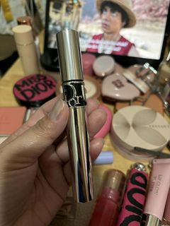 (Category: ) located in . Submitted by yourfashionfanatic (Listing ID 1426142751, Image 1). Description: .
