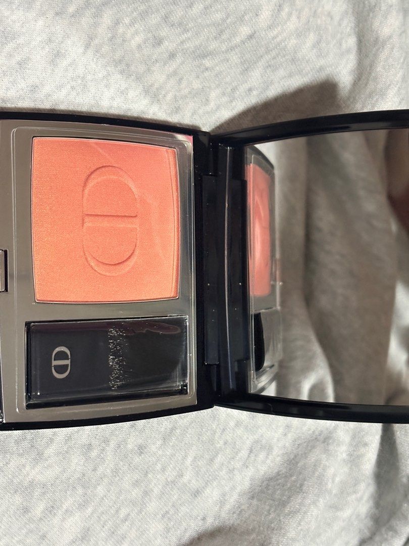 Dior Rouge Blush 219 Rose Montaigne (Category: Makeup) located in Caloocan City. Submitted by railenius (Listing ID 1426150702, Image 3). Description: - For sale / swap - brand new, still has plastic cover - shade 219 - no box - has dior paperbag - negotiable.