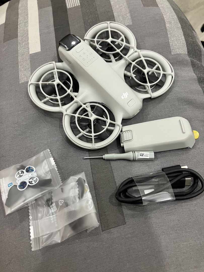 DJI NEO Drone (Category: Drones) located in Quezon City. Submitted by jhooo. (Listing ID 1426119532, Image 3). Description: For sale Dji neo drone 1 battery 2 extra propellers Mini screw driverbox Used for testing only Pick up or meet up Negotiable.