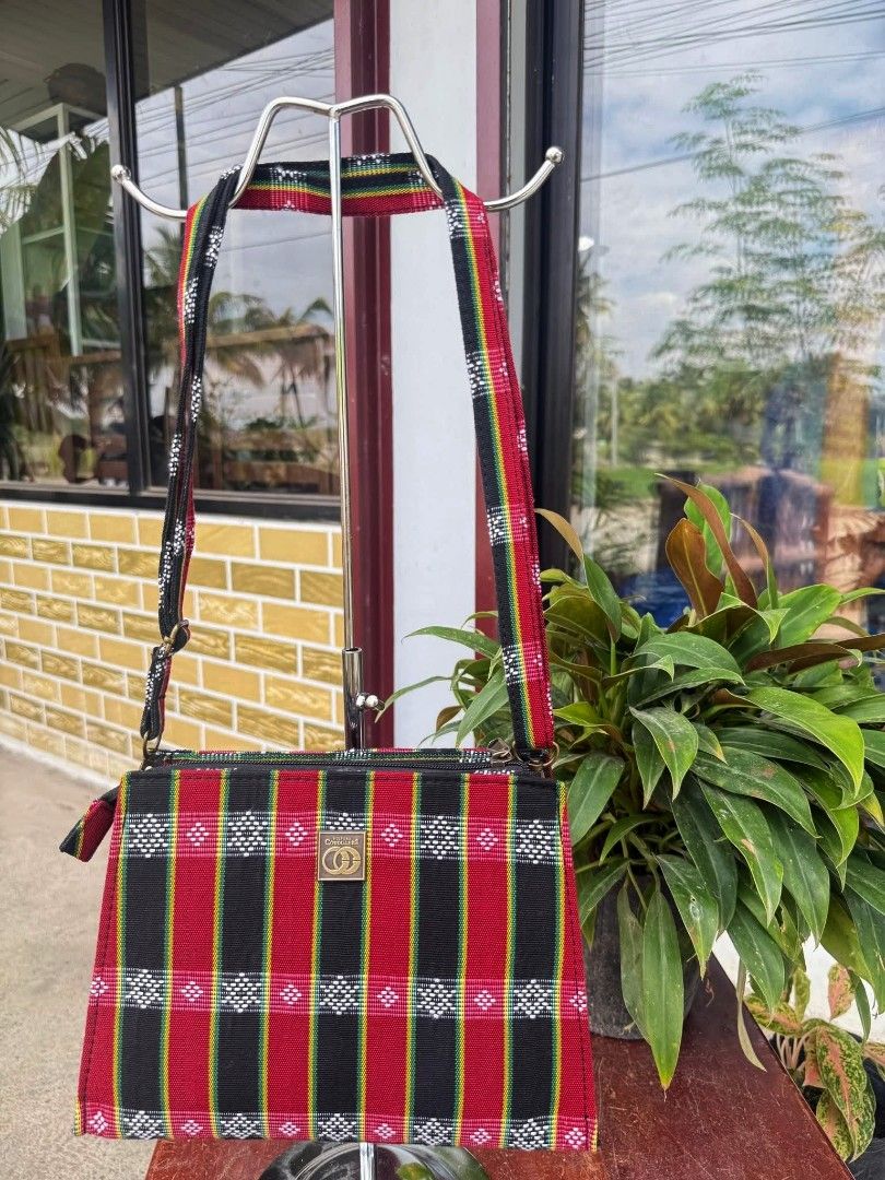 Ethnic Sling bags (Category: Cross-body Bags) located in Tabuk. Submitted by BiDing (Listing ID 1426162776, Image 3). Description: 🌟Chic Ladies Bag✨Available now! These bags are brand new. 👜Lassy Sling Bag👜 L-8.5' H-7' W-4' Limited stock✨.