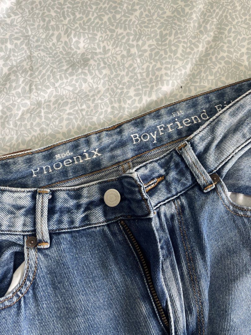 Franklin & Marshall Phoenix Boyfriend Jeans (Category: Jeans) located in Quezon City. Submitted by rach009 (Listing ID 1426046387, Image 2). Description: Size 26.