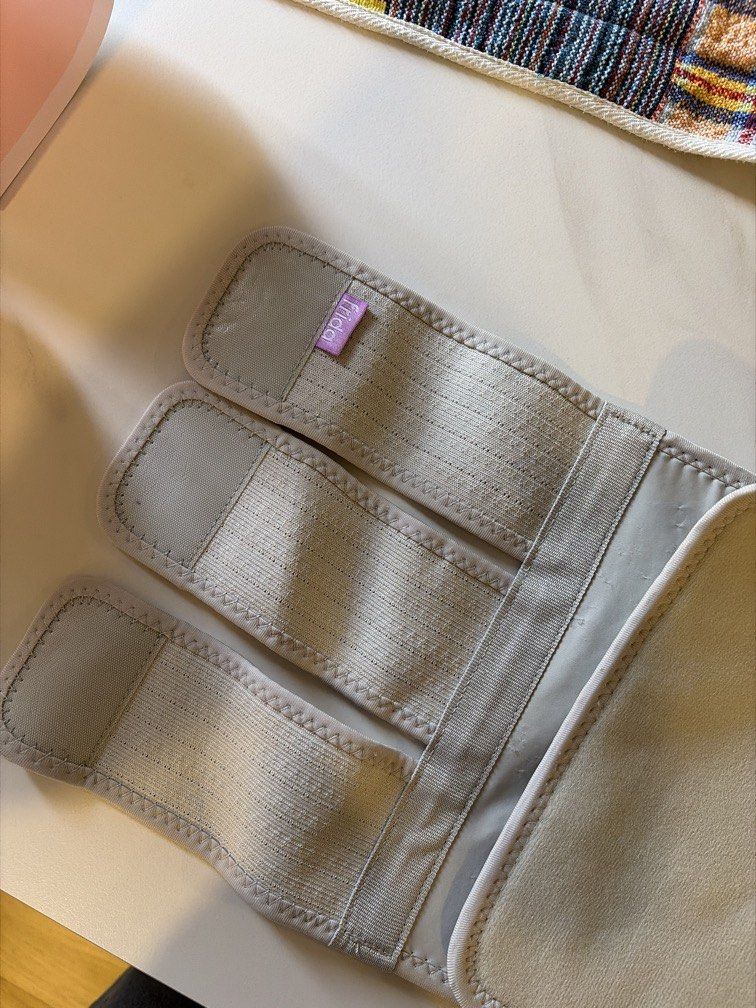 Frida Mom Postpartum Support Belts (Category: Maternity Care) located in Makati City. Submitted by mustlovelulus (Listing ID 1426045680, Image 3). Description: Frida Mom CS ice pack belt and binder - did not use the CS belt and binder only used minimally .