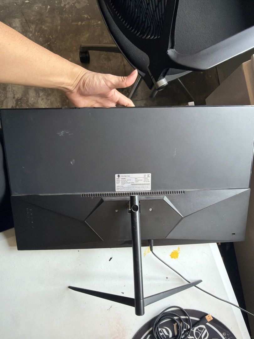 Gaming Monitor (Category: Monitor Screens) located in Manila. Submitted by vastfox_f7938a (Listing ID 1426018879, Image 2). Description: .
