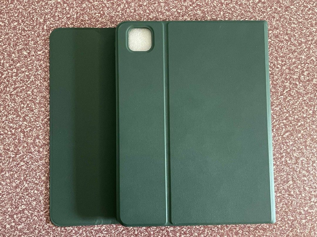 IPAD PRO 11” 2024 SMART MAGNETIC KEYBOARD PORTFOLIO CASE (Category: Cases & Sleeves) located in Las Pinas. Submitted by deseyey (Listing ID 1426029628, Image 3). Description: IPAD PRO 11” 2024 SMART MAGNETIC KEYBOARD PORTFOLIO CASE ₱650 ✅BRAND NEW ✅BLUETOOTH MAGNETIC DETACHABLE KEYBOARD ✅PORTFOLIO CASE Las Piñas Location Lalamove or JNT MOP: GCASH.