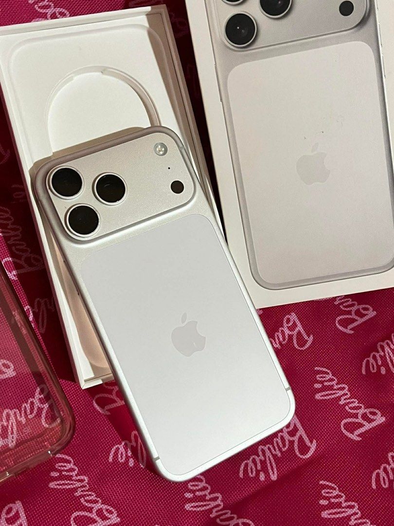Iphone 17 pro max silver (Category: iPhone 17 Series) located in Santa Cruz. Submitted by callilithings (Listing ID 1426138700, Image 2). Description: Minimal Dents Lcd replaced Nabagsak sa motor kaya nagkaron ng basag na maliit Yung sa camera sa opt rings na inalis lang Power mac All working with true tone pa din Any sim will do. Bought 92k plus.