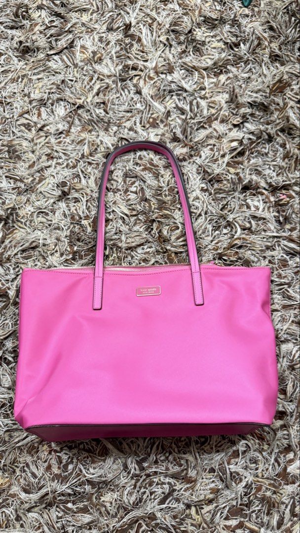 Kate Spade Hayden Tote Bag (Category: Tote Bags) located in Pasig City. Submitted by ysa.declutters (Listing ID 1426178533, Image 1). Description: Used Once.