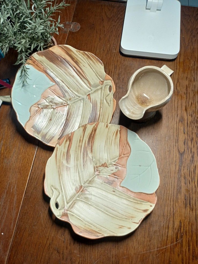 Leaf-Shaped Ceramic Plates or catchall (Category: Other Kitchenware & Tableware) located in Baguio. Submitted by klutter.curio (Listing ID 1426148283, Image 1). Description: sold per pc 220 each.
