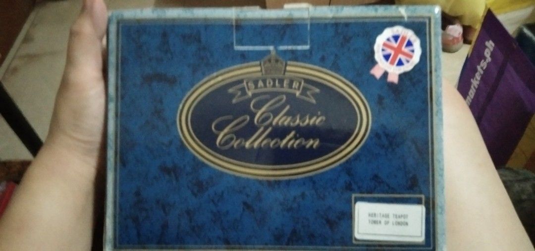 London heritage Sadler teapot (Category: Coffee & Tea Tableware) located in Quezon City. Submitted by eidorableshop (Listing ID 1426153742, Image 1). Description: .