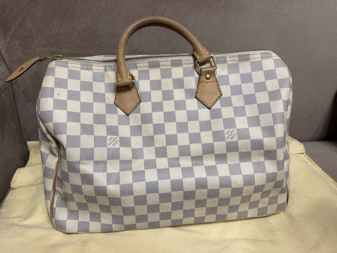 Louis Vuitton Speedy 30 Damier Azur (Category: Luxury Bags & Wallets) located in Quezon City. Submitted by ylla_maria (Listing ID 1426176577, Image 1). Description: Comes with dust bag only.