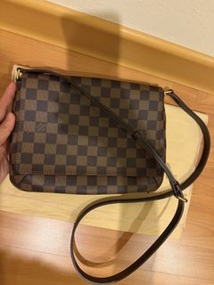 (Category: ) located in . Submitted by happieg (Listing ID 1426145618, Image 1). Description: .