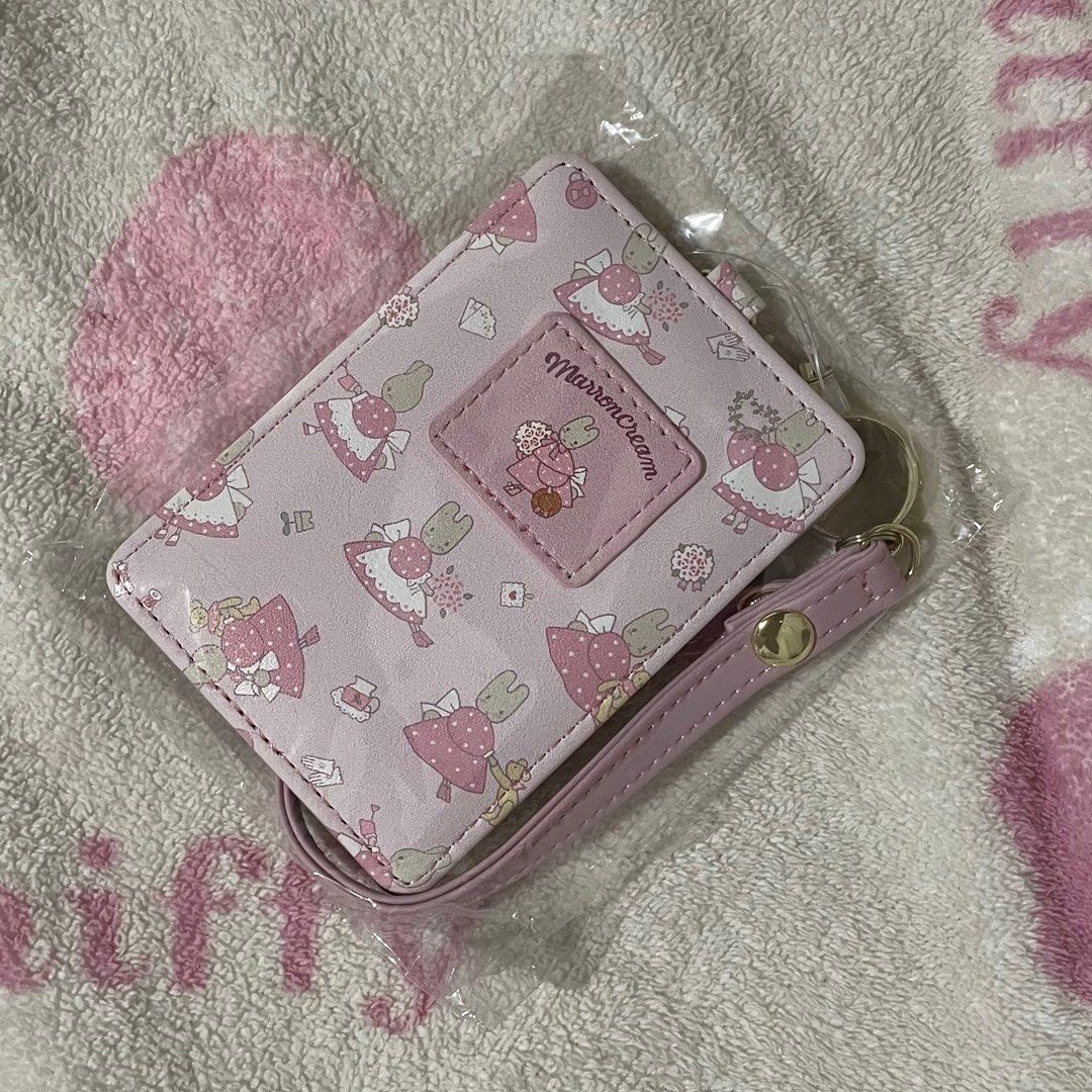 Marron Cream Card Holder (retractable) (Category: Wallets & Card holders) located in Amadeo. Submitted by cminihaven (Listing ID 1426177155, Image 1). Description: .