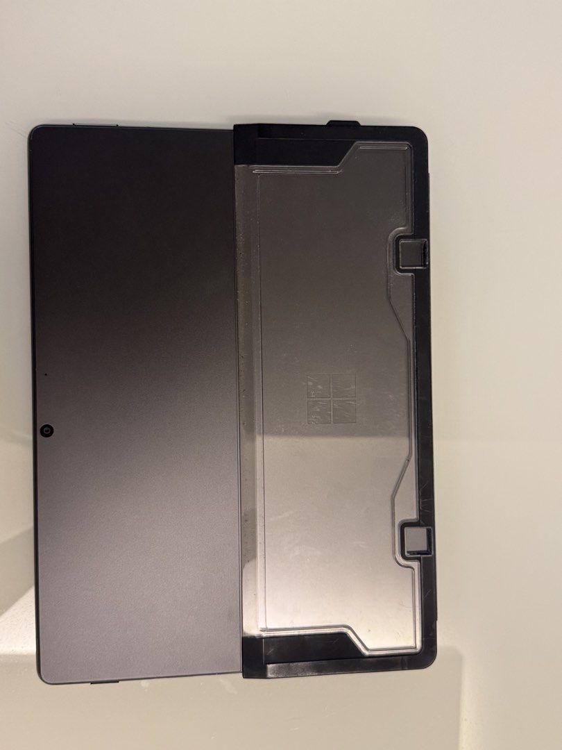 Microsoft Surface Pro 8 Tablet (Category: Laptops & Notebooks) located in Singapore. Submitted by user98493901 (Listing ID 1426130708, Image 2). Description: open for nego, comes with box, pen & charger only used it for school previously.