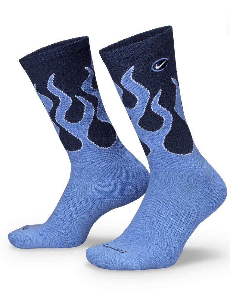 Nike crew socks (Category: Socks) located in Makati City. Submitted by sneakerst. (Listing ID 1426023344, Image 1). Description: Brandnew Size large(fits 9-12US Men’s) SRP Php 895 Selling at 695 Shipping c/o buyer.