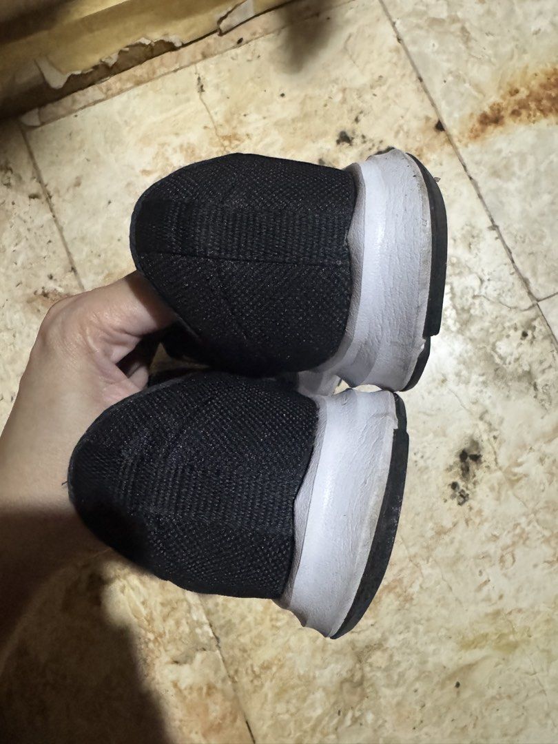 Nike Downshifter 9 Black Running Shoes (Category: Sneakers) located in Manila. Submitted by burn.pavs (Listing ID 1426101222, Image 3). Description: Rfs: Decluttering Location: south caloocan.