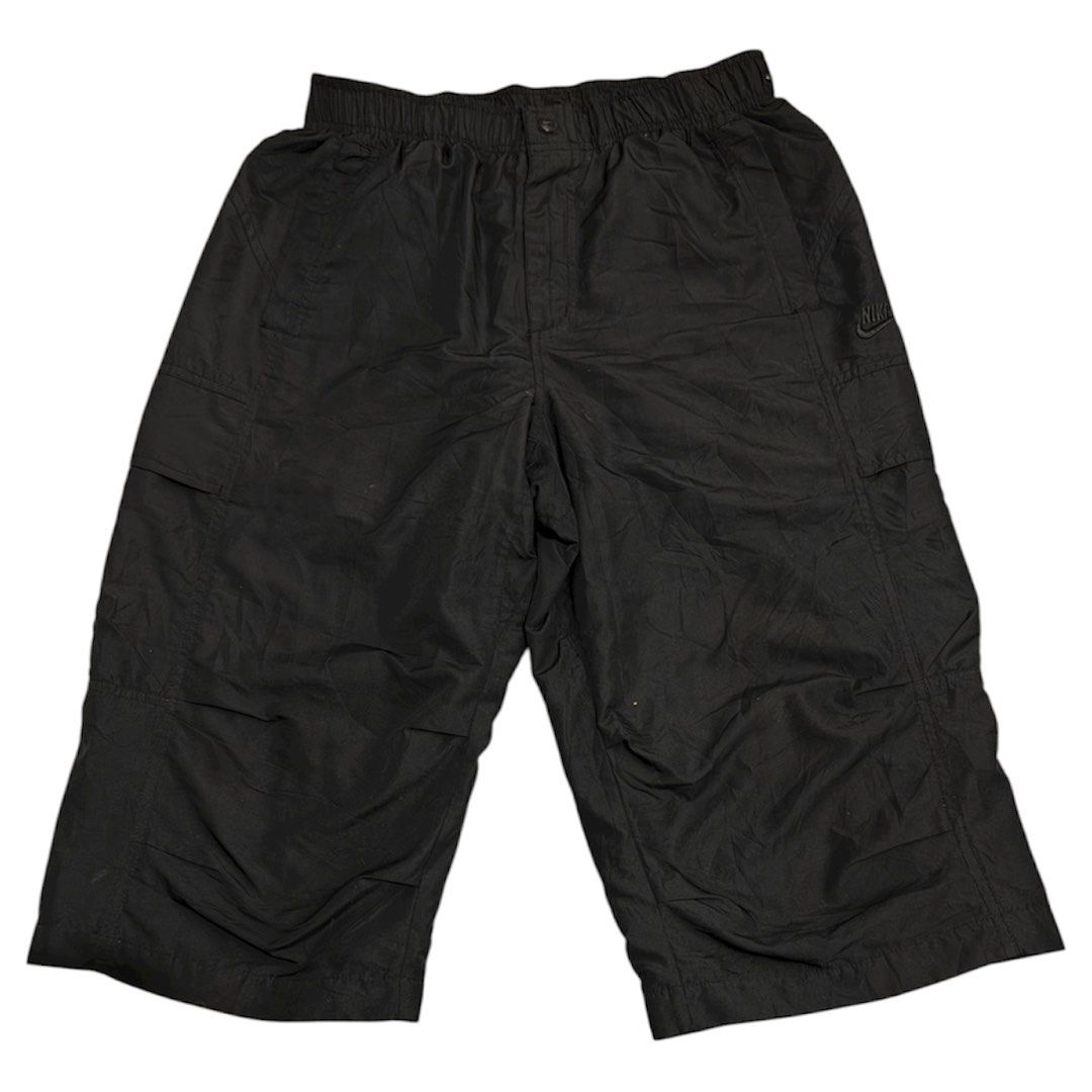Nike Sportswear Black Cargo Pants (Category: Joggers) located in Navotas City. Submitted by aesthetic_achrive (Listing ID 1426088936, Image 1). Description: 26-36 x 26 Garterize Authentic nike No issue ….