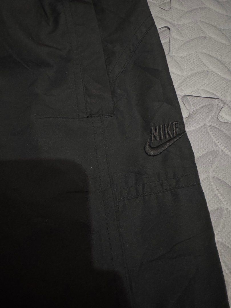 Nike Sportswear Black Cargo Pants (Category: Joggers) located in Navotas City. Submitted by aesthetic_achrive (Listing ID 1426088936, Image 2). Description: 26-36 x 26 Garterize Authentic nike No issue ….