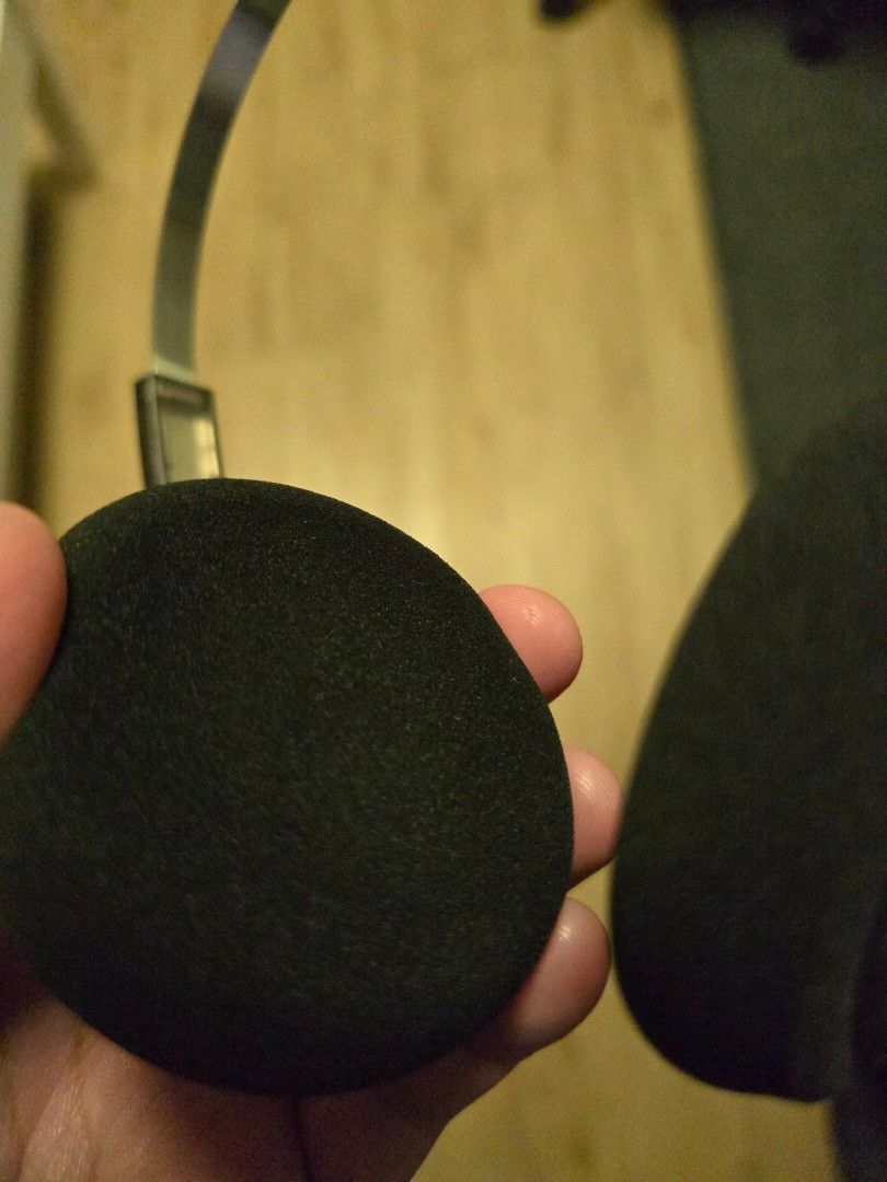 Old Fashioned Headphones65703674182787113