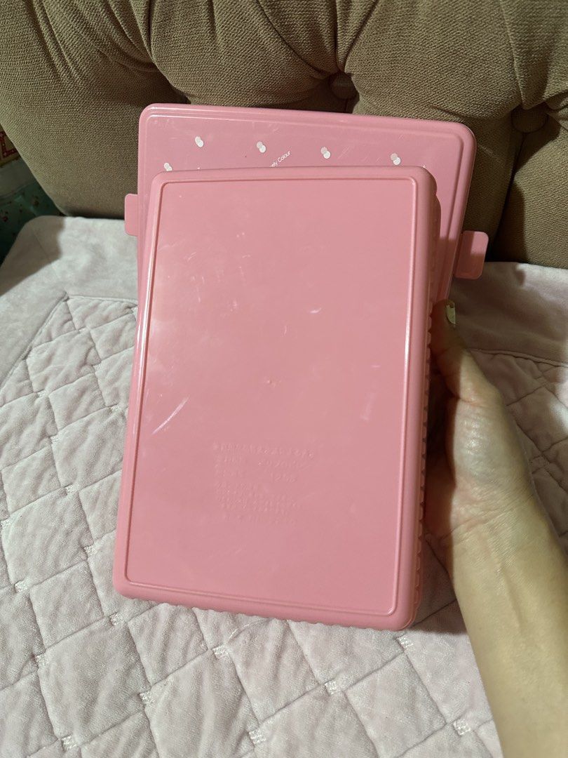 Plastic sandwich lunchbox (Category: Storage Boxes & Baskets) located in Davao. Submitted by favoritepreloved (Listing ID 1426149689, Image 3). Description: ❤️ 23cm x 15cm x 6cm.